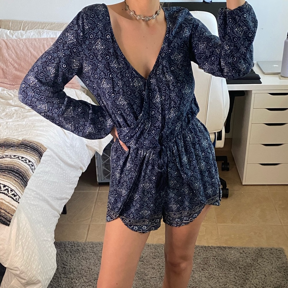 Hollister boho long sleeved romper